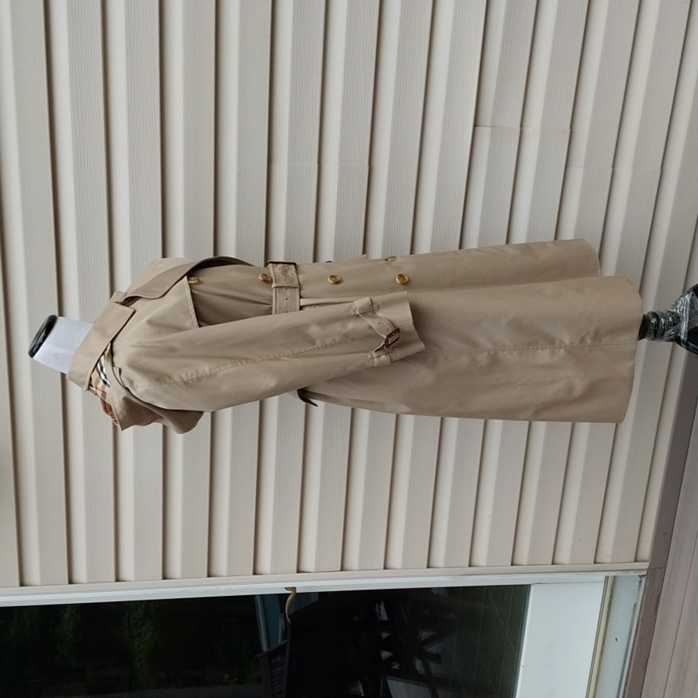 BURBERRY CHECK LINED CLASSIC TRENCH COAT WITH DETACHABLE HOOD - Picture 4 of 16